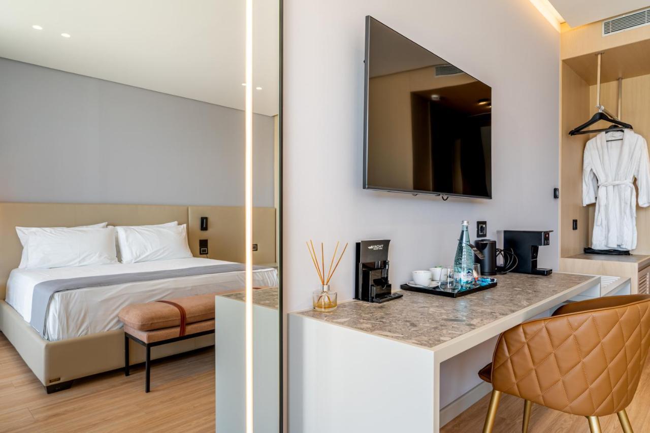 Yacht Premium Hotel Саранда Экстерьер фото