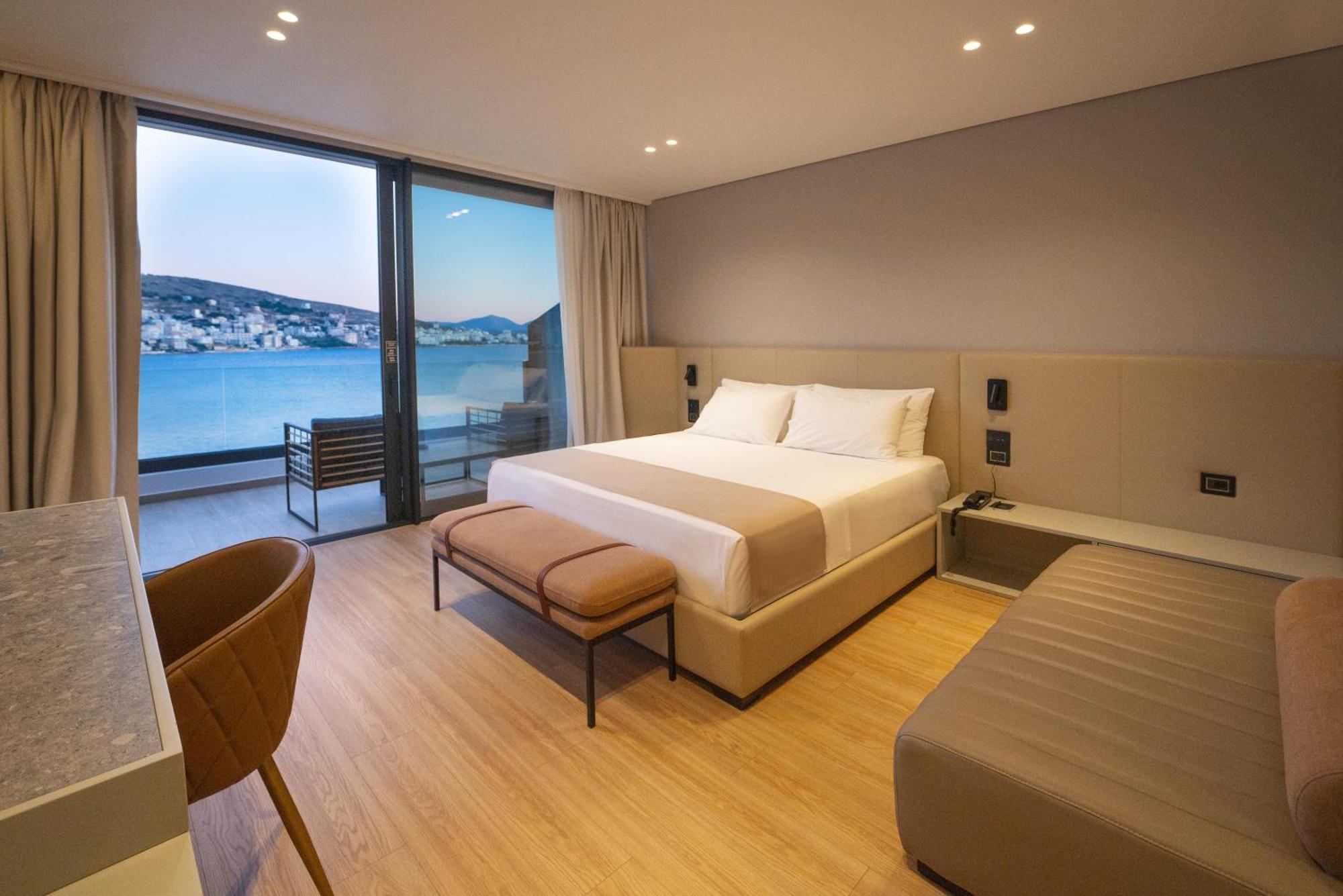 Yacht Premium Hotel Саранда Экстерьер фото