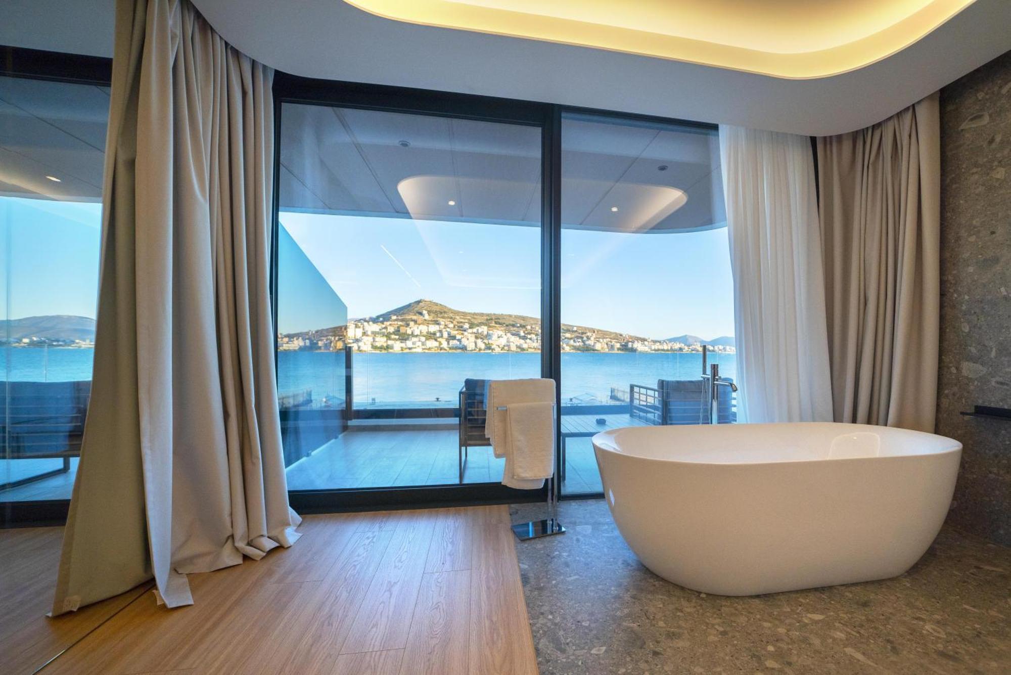 Yacht Premium Hotel Саранда Экстерьер фото