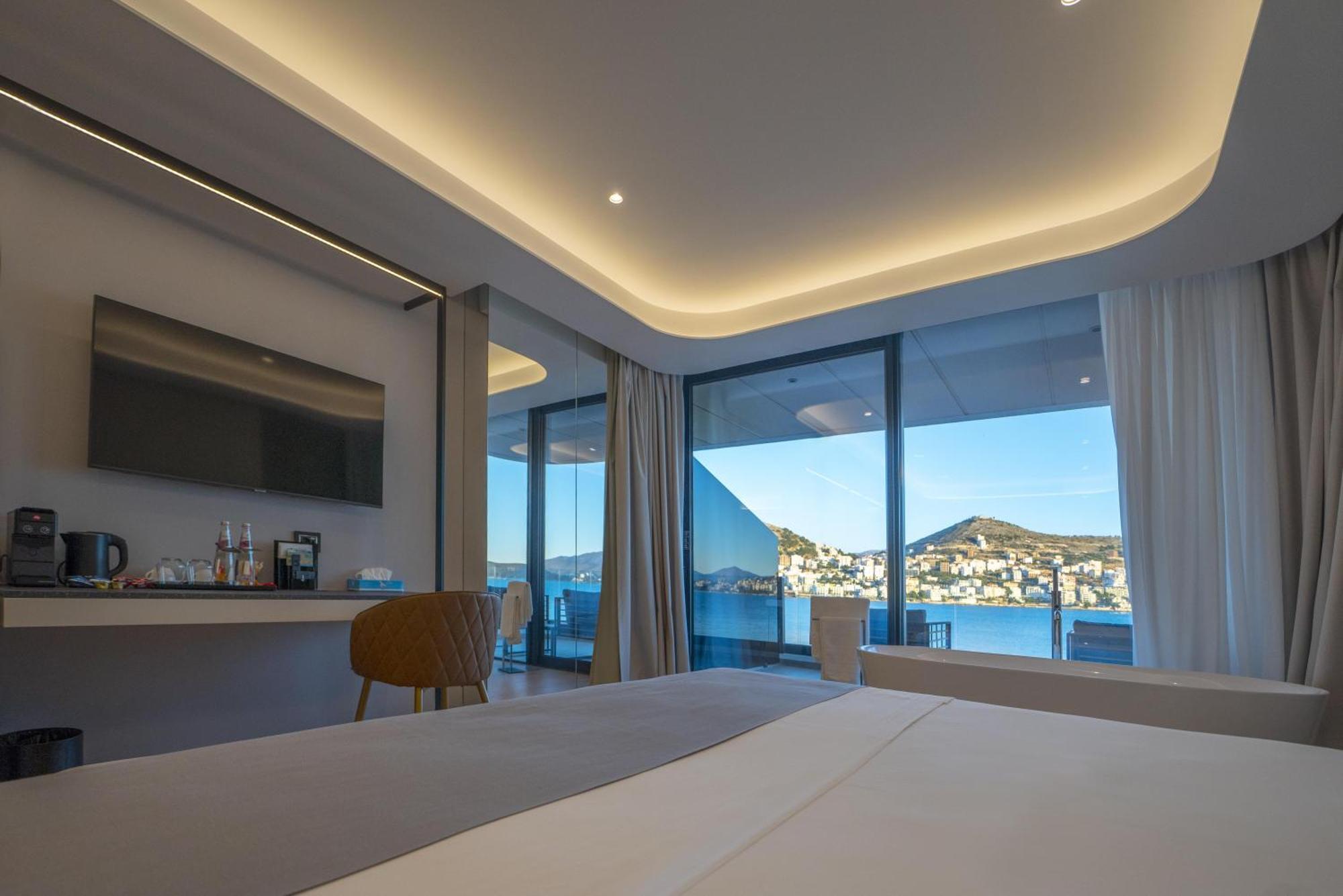 Yacht Premium Hotel Саранда Экстерьер фото
