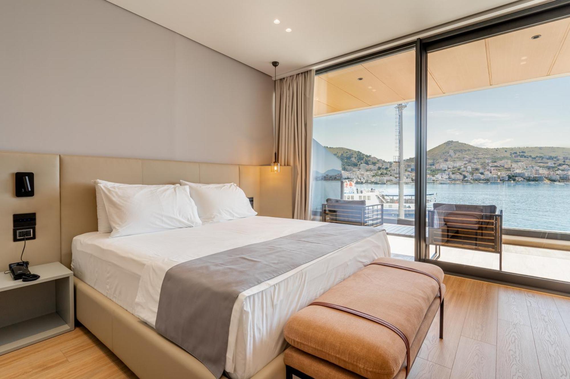 Yacht Premium Hotel Саранда Экстерьер фото
