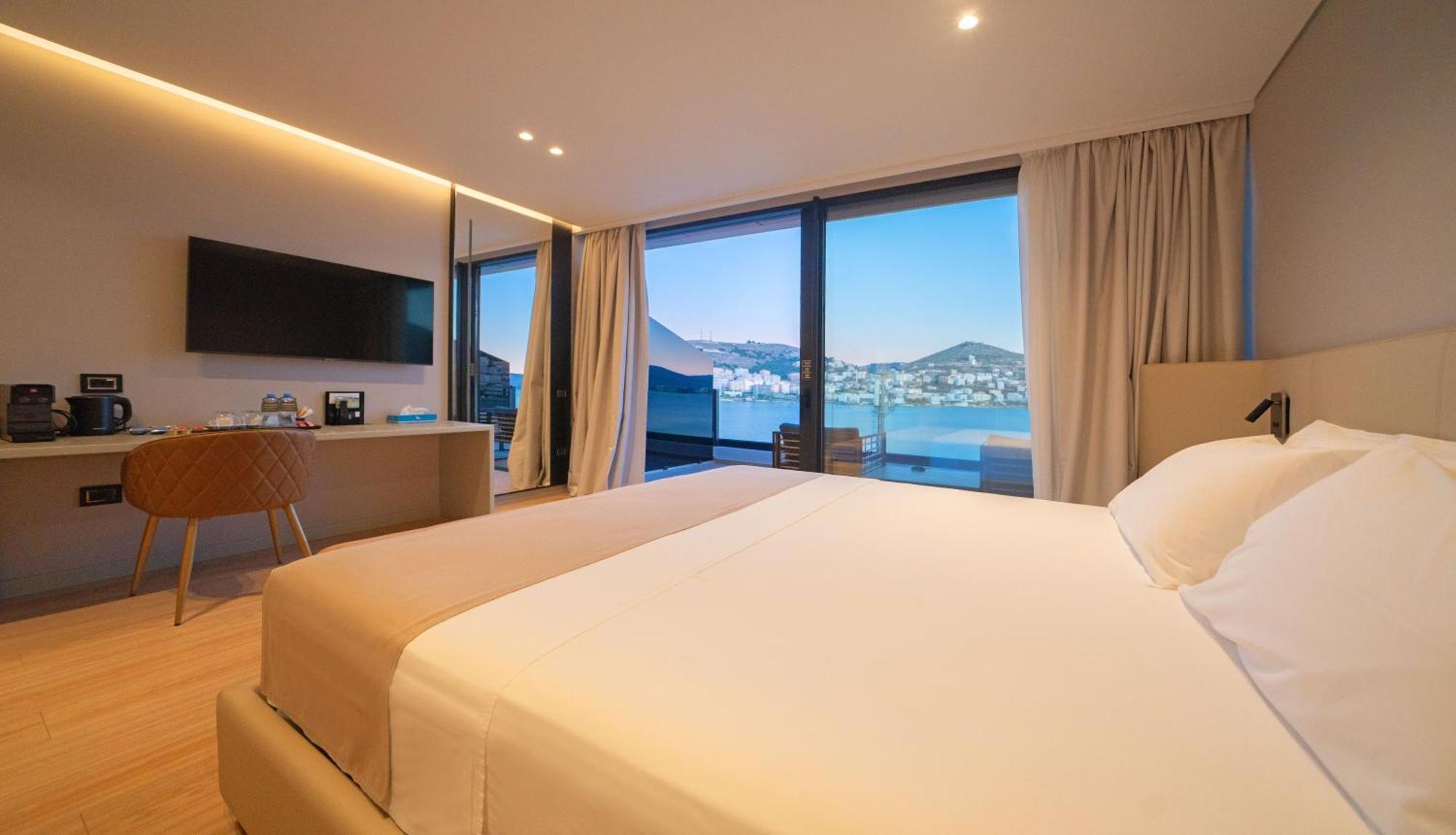 Yacht Premium Hotel Саранда Экстерьер фото