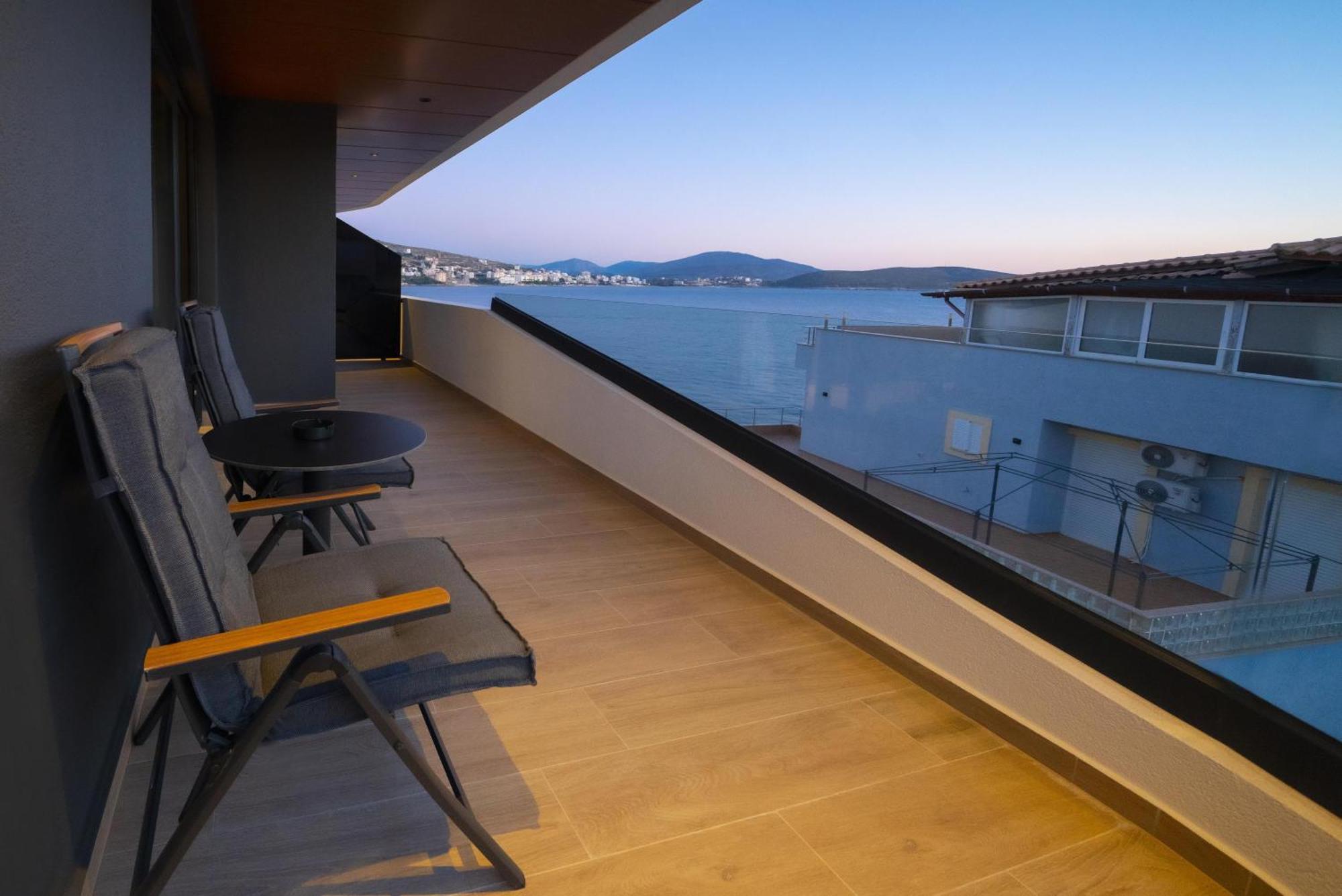 Yacht Premium Hotel Саранда Экстерьер фото